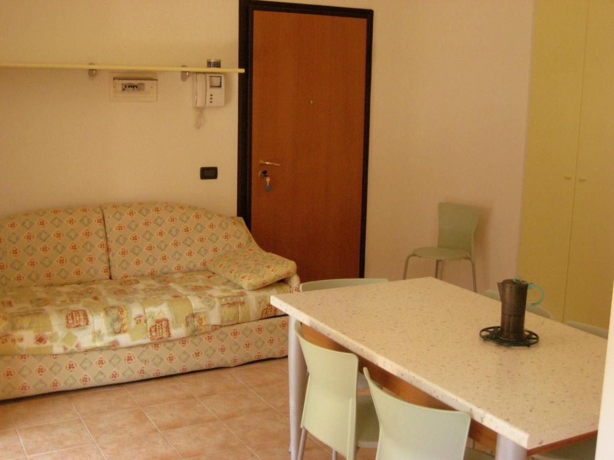 Residence Ipanema - Walterigato Apartments Solo Per Famiglie Lido di Jesolo Eksteriør billede