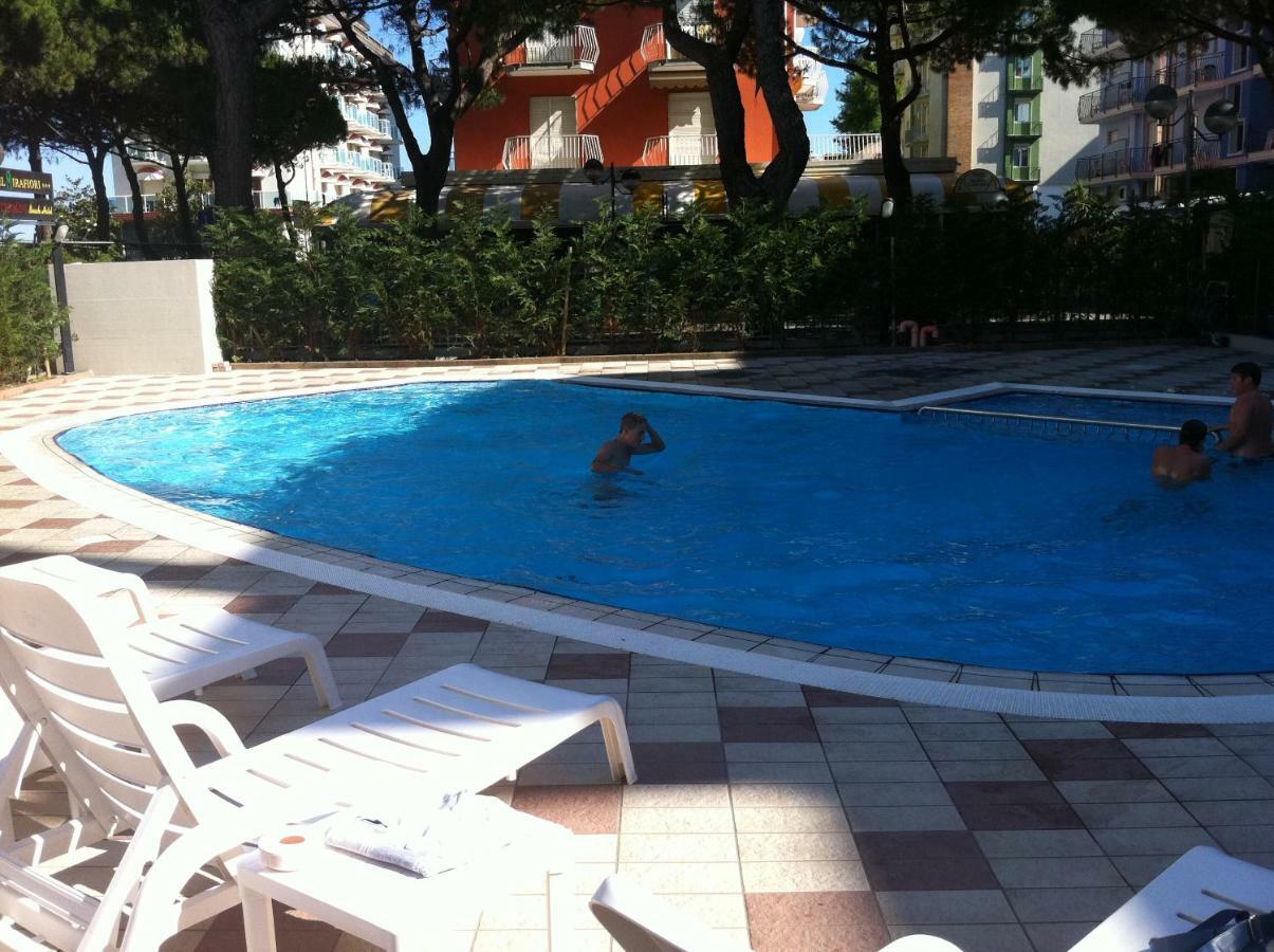 Residence Ipanema - Walterigato Apartments Solo Per Famiglie Lido di Jesolo Eksteriør billede